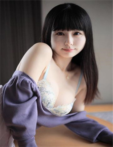25岁的女高中生
